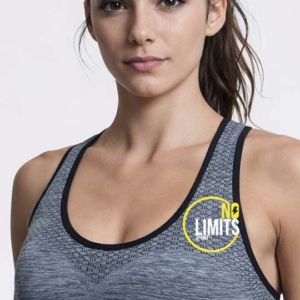 top deportivo ajustado mujer gris gimnasio